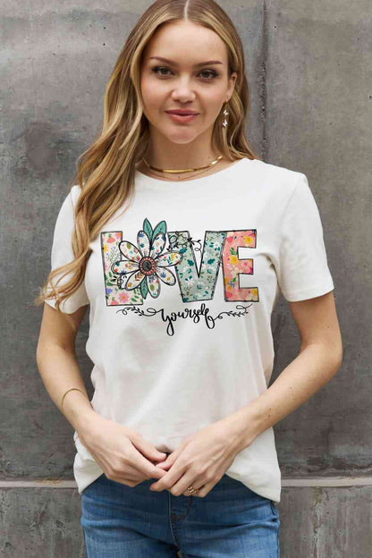 Camiseta de algodón con gráfico LOVE YOURSELF de tamaño completo de Simply Love