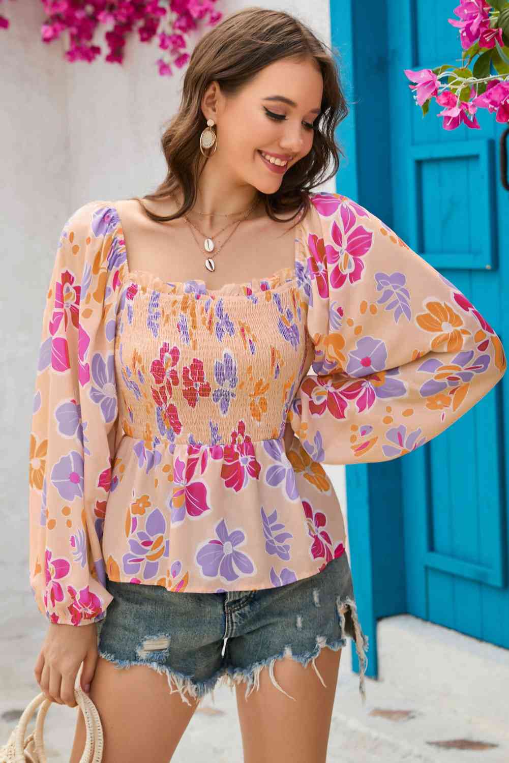 Blusa fruncida con cuello cuadrado floral