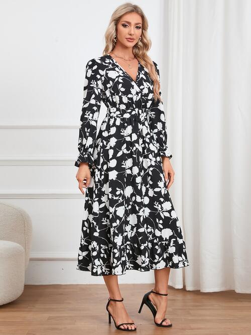 Vestido con sobrepelliz floral, manga con volante y dobladillo con volantes