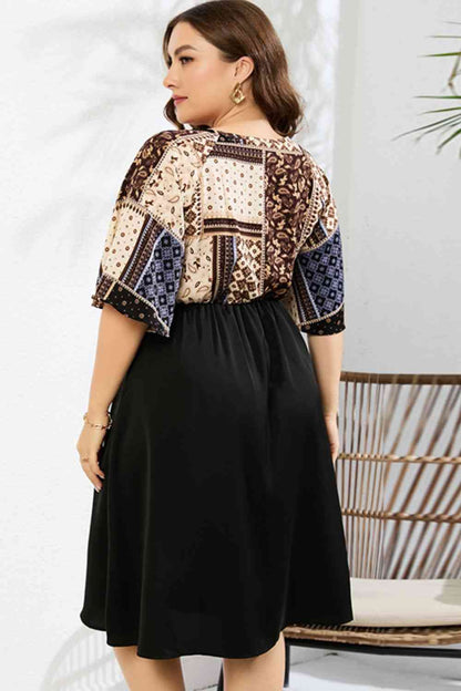 Robe Imprimée Bicolore à Manches Flutter de Grande Taille