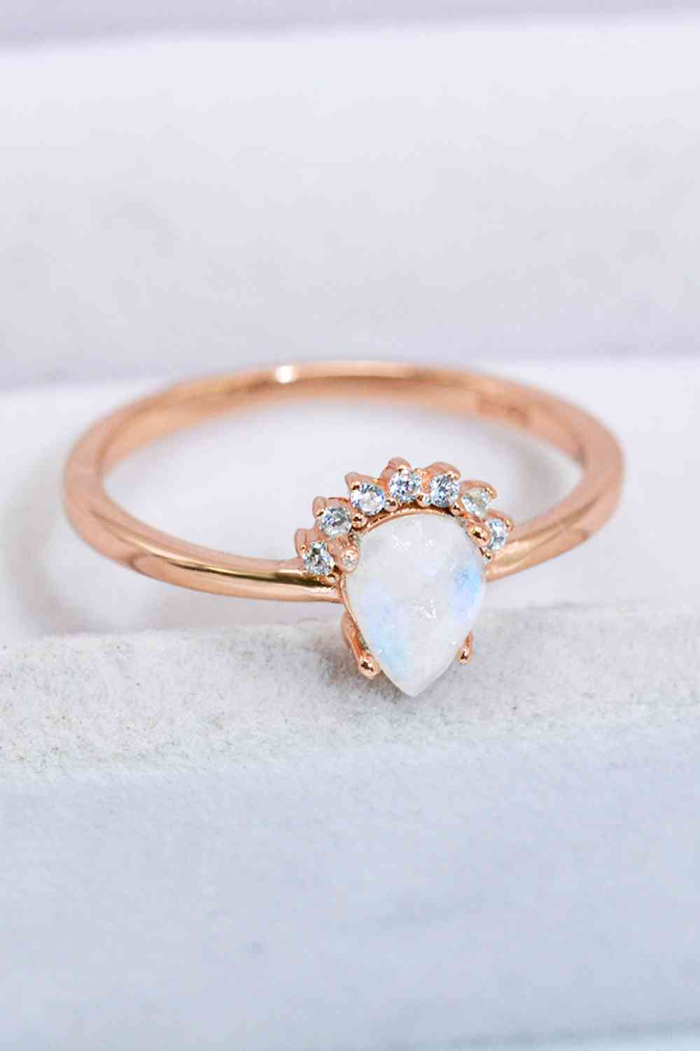 Anillo De Piedra Luna Natural En Forma De Pera Chapado En Oro Rosa De 18 Quilates