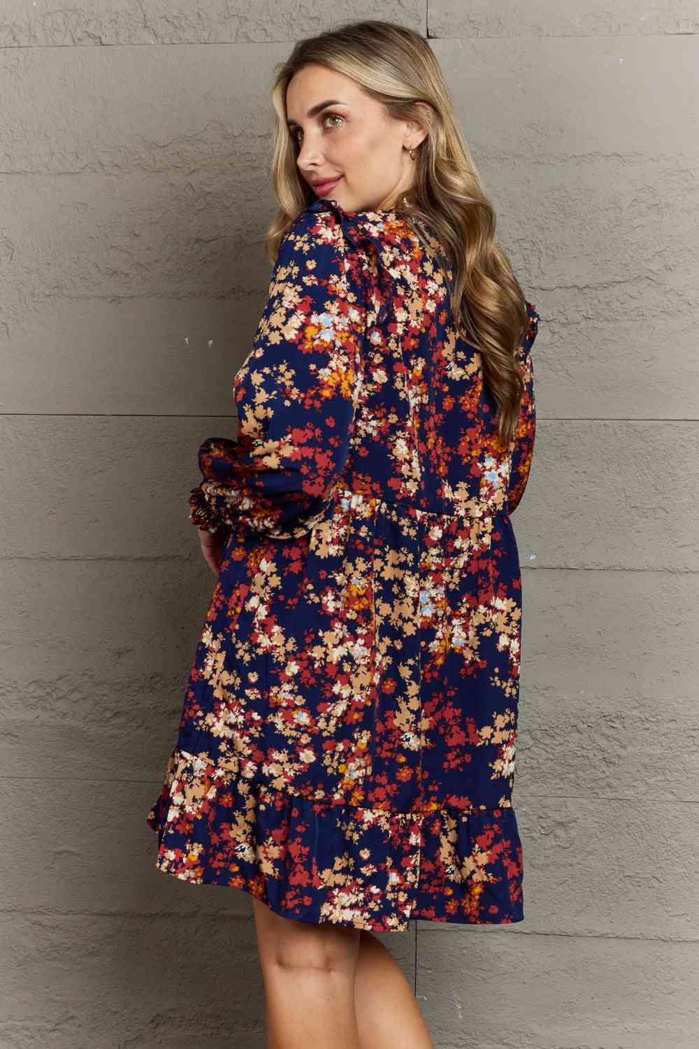 Hailey &amp; Co - Robe courte à imprimé floral Colorful Minds