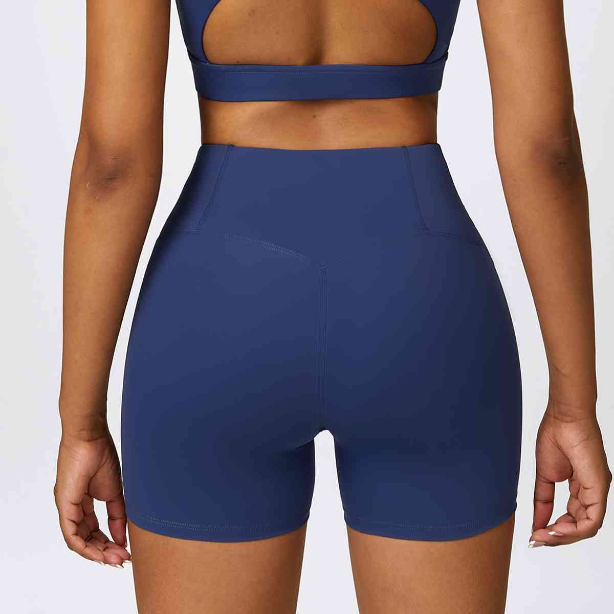 Short de sport coupe slim à large ceinture