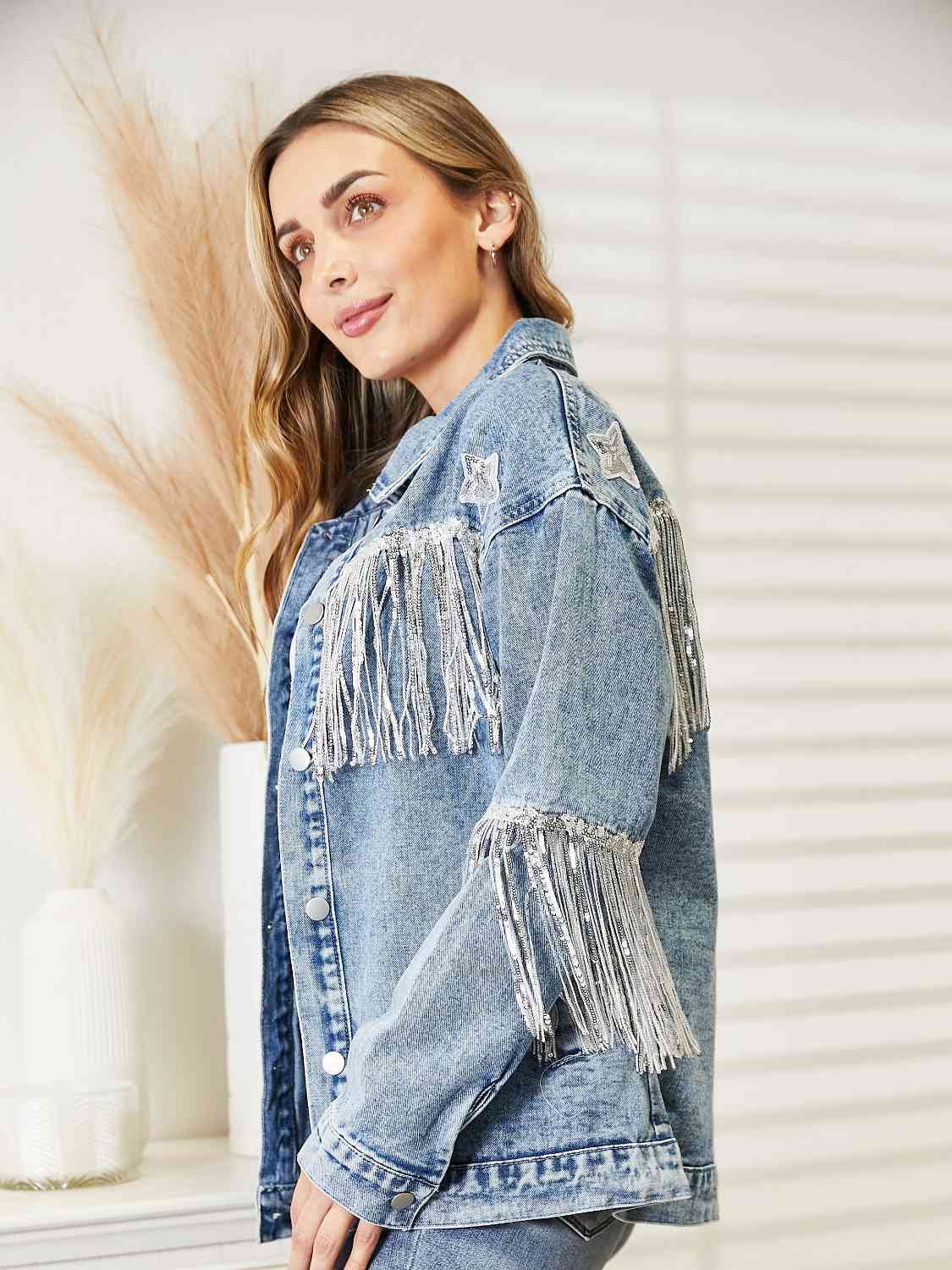 Veste en jean à manches longues et détails de franges