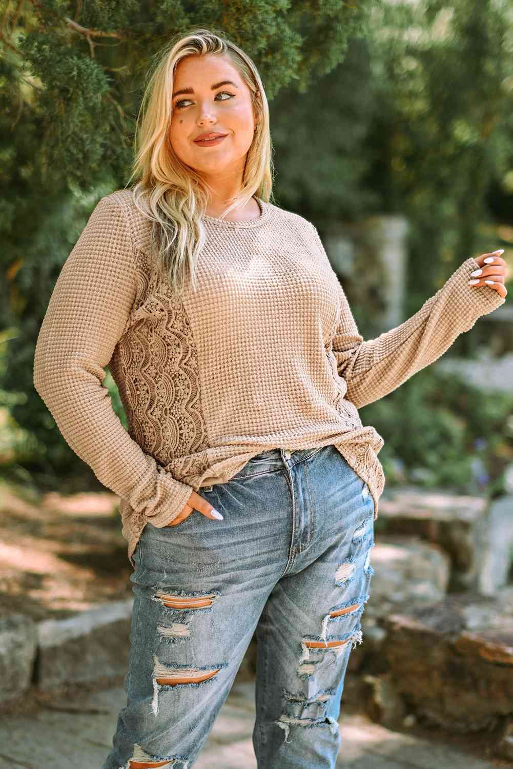 Haut en dentelle épissé en tricot gaufré de grande taille