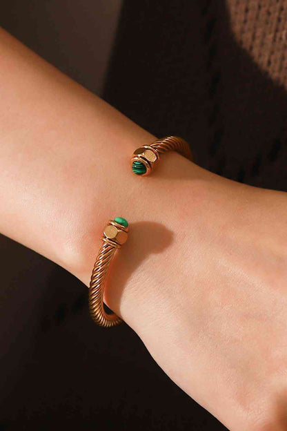 Bracelet torsadé en forme de C en acier inoxydable