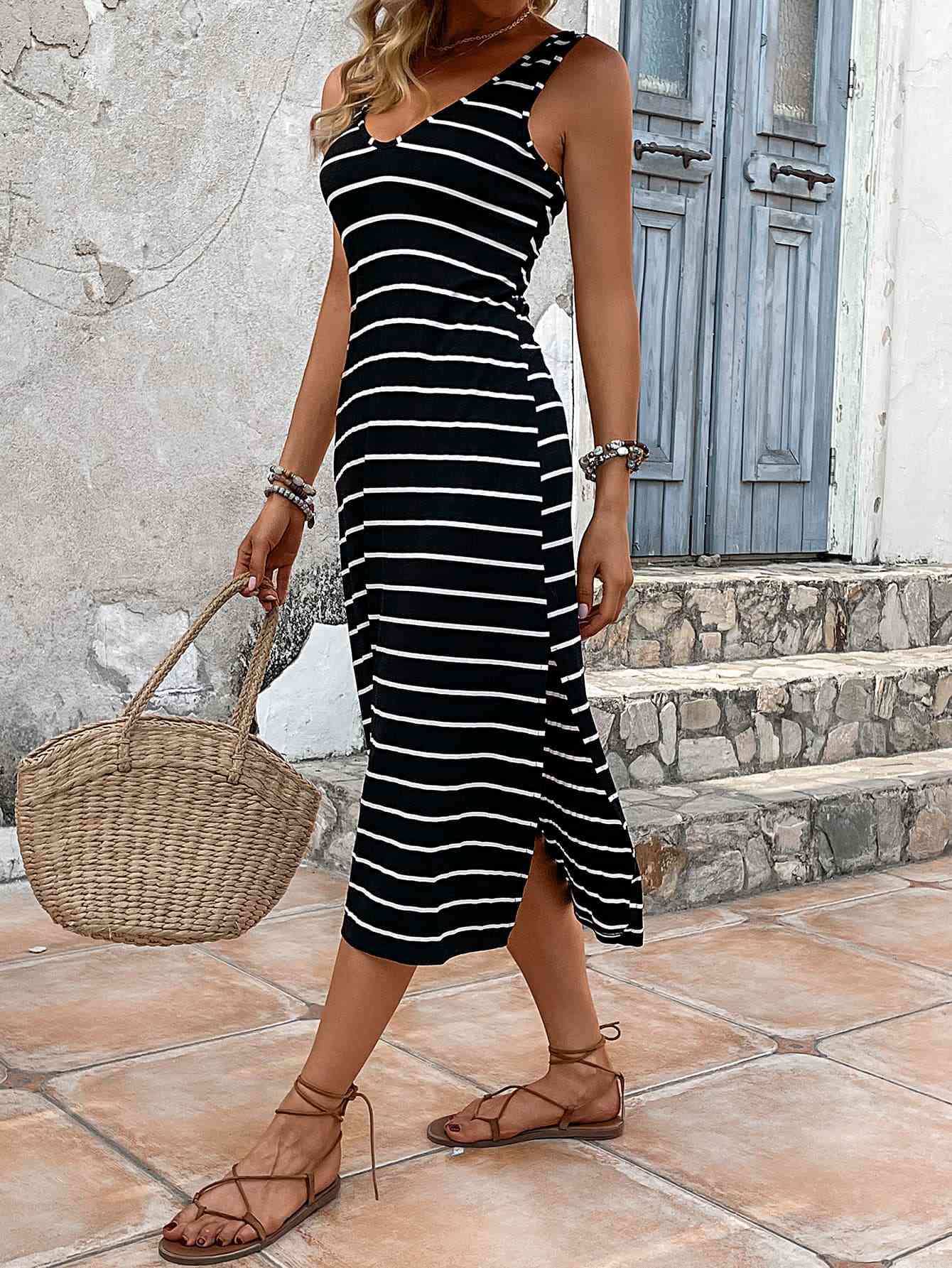 Vestido midi sin mangas con abertura lateral a rayas