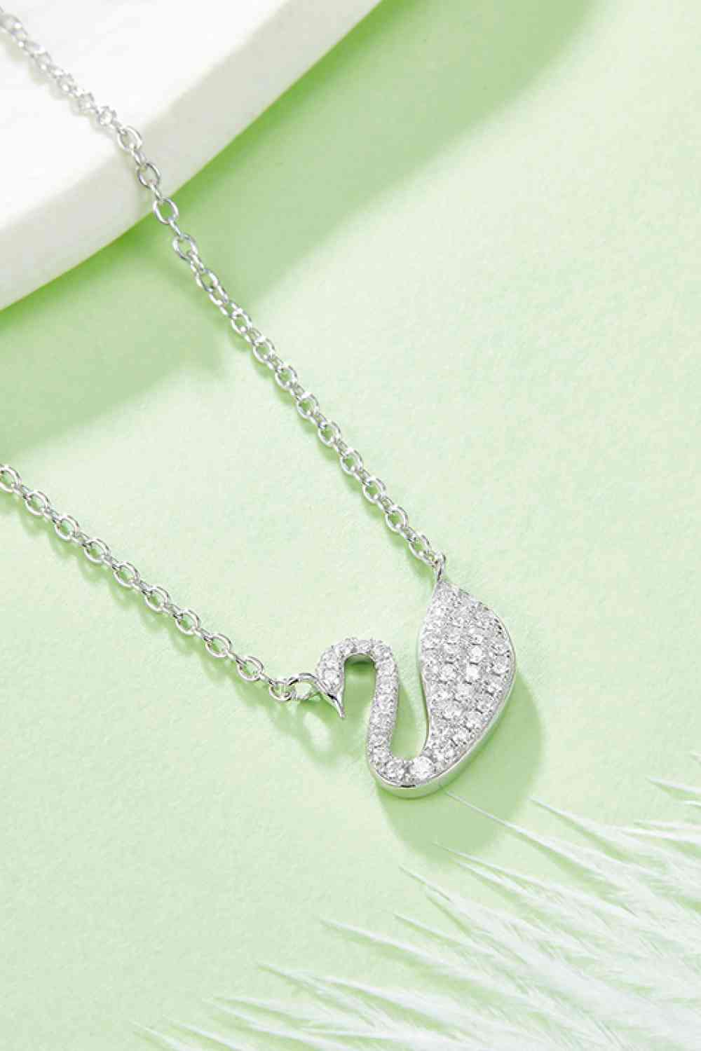 Collier en argent sterling 925 avec cygne moissanite