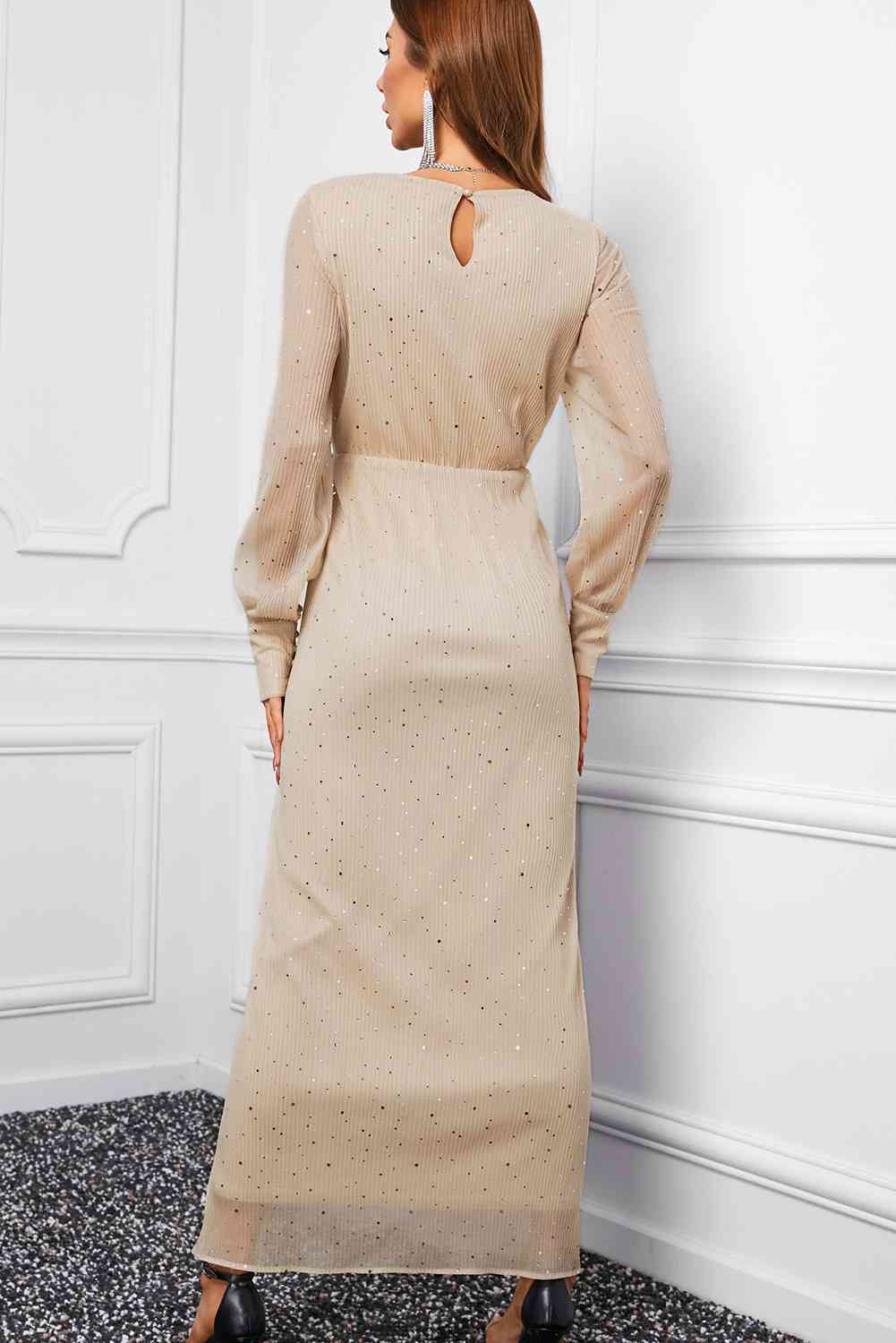 Robe longue fendue avec surplis en strass