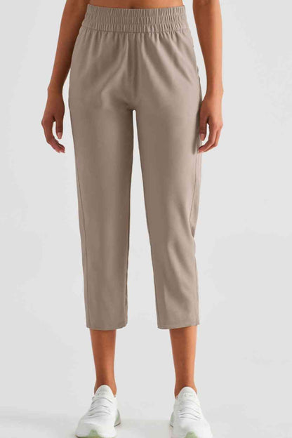 Pantalon de sport court à taille élastique