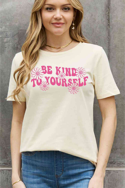 Camiseta de algodón con estampado floral BE KIND TO YOURSELF de tamaño completo de Simply Love