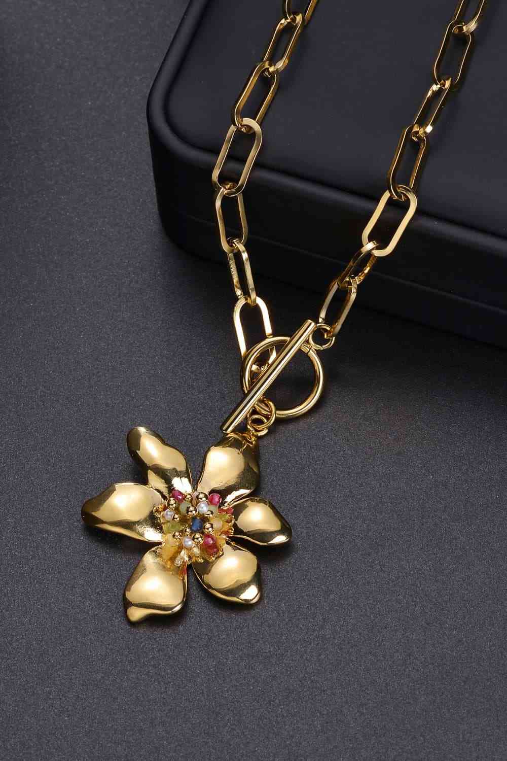 Collier en acier inoxydable avec pendentif fleur