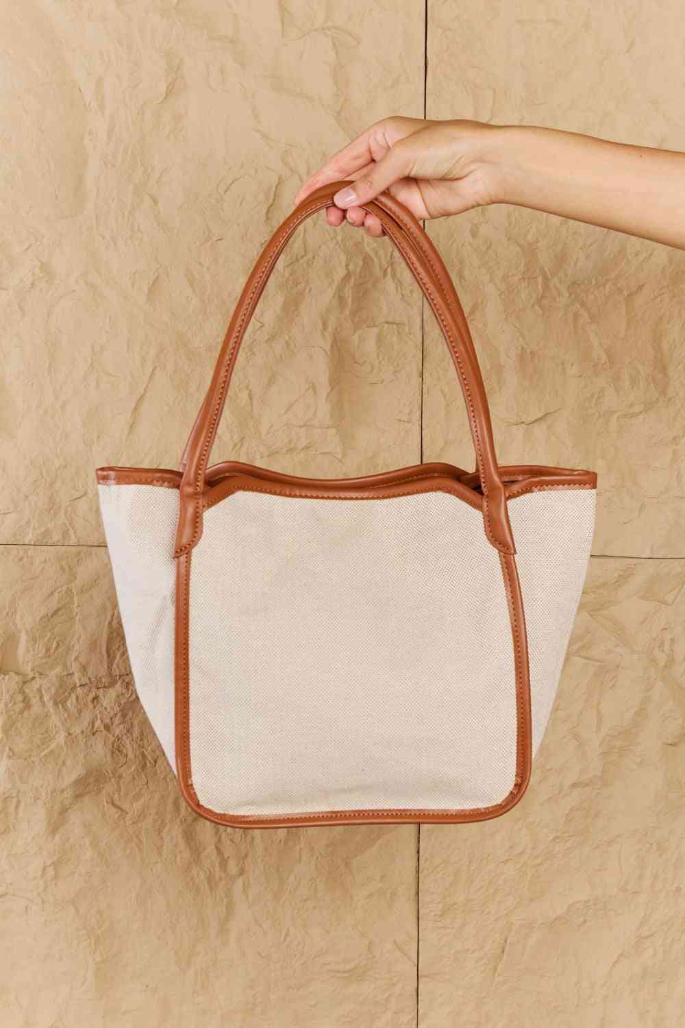 Bolso tote Fame Beach Chic con ribete de piel sintética en ocre