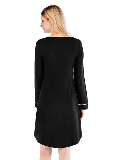 Robe de nuit à col rond avec poche