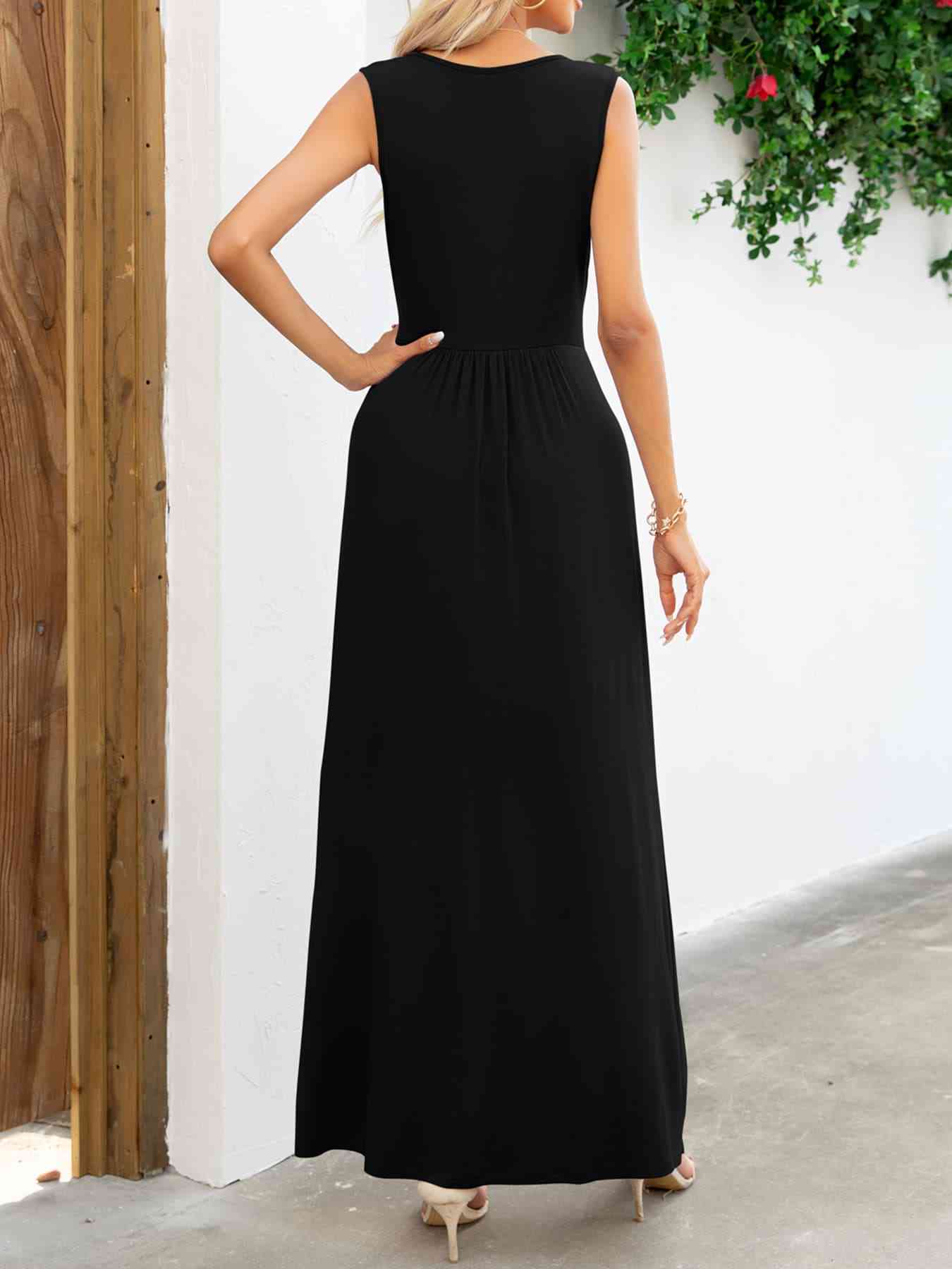 Robe longue sans manches à col surplis