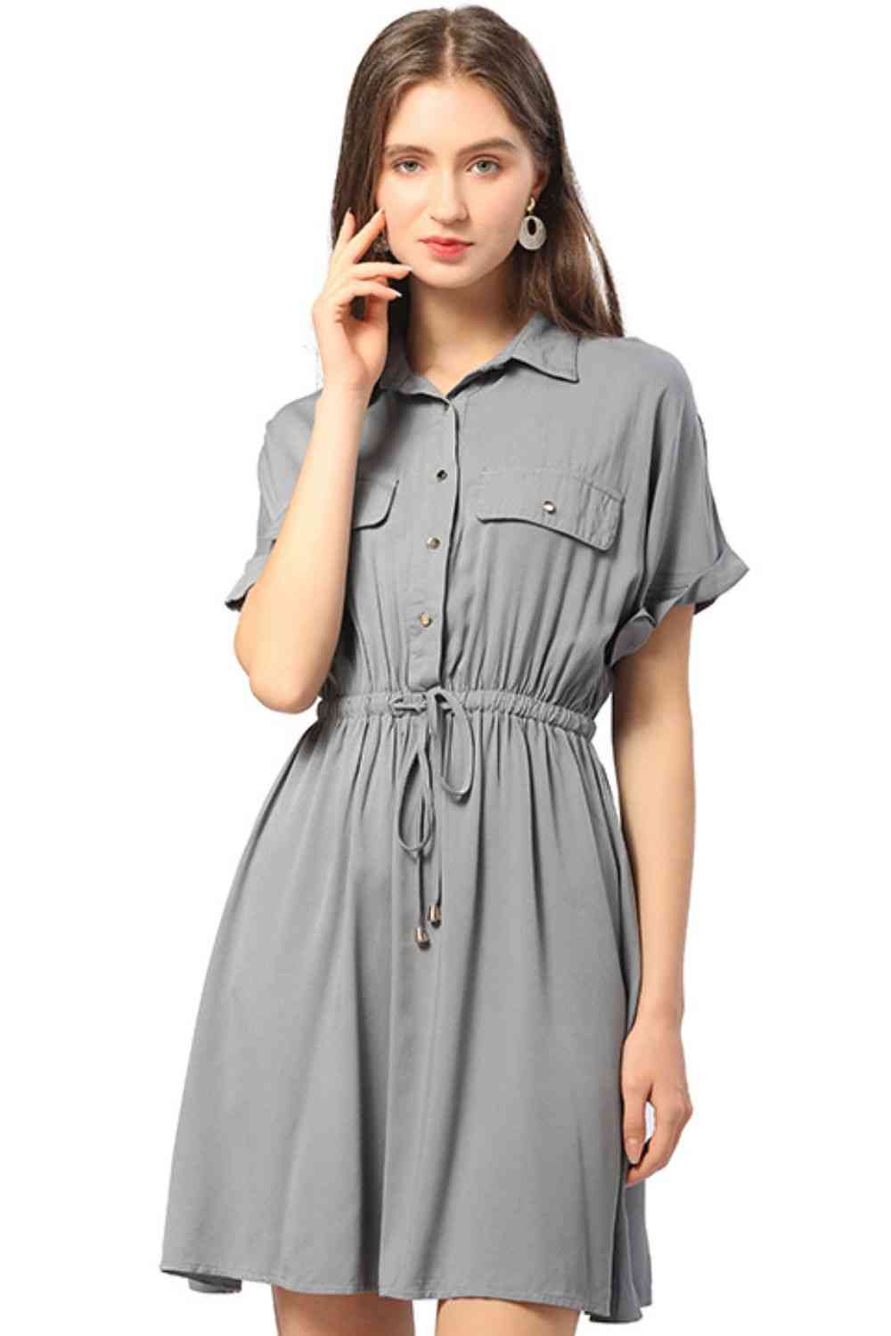 Robe chemise à manches courtes et demi-bouton avec cordon de serrage à la taille