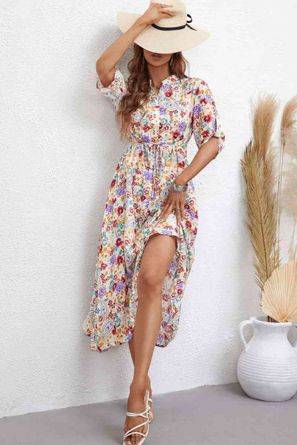 Vestido floral de media manga con cuello con muescas