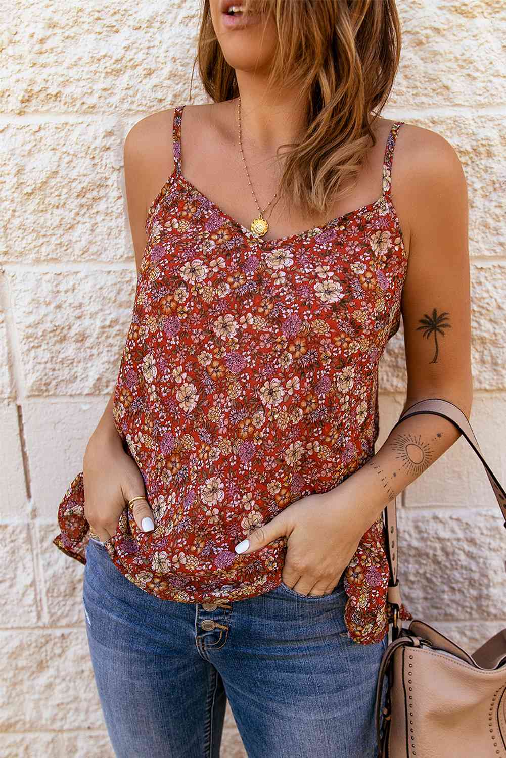 Camisola con tirantes finos y cuello en V floral