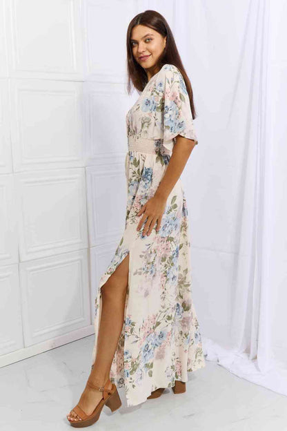 Robe longue florale fine et élégante OneTheLand