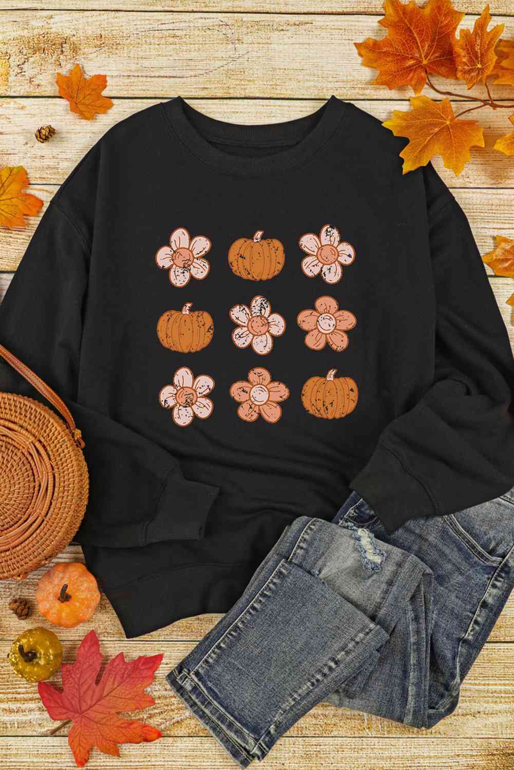 Sudadera con estampado de flores y calabazas de manga larga y cuello redondo de Simply Love