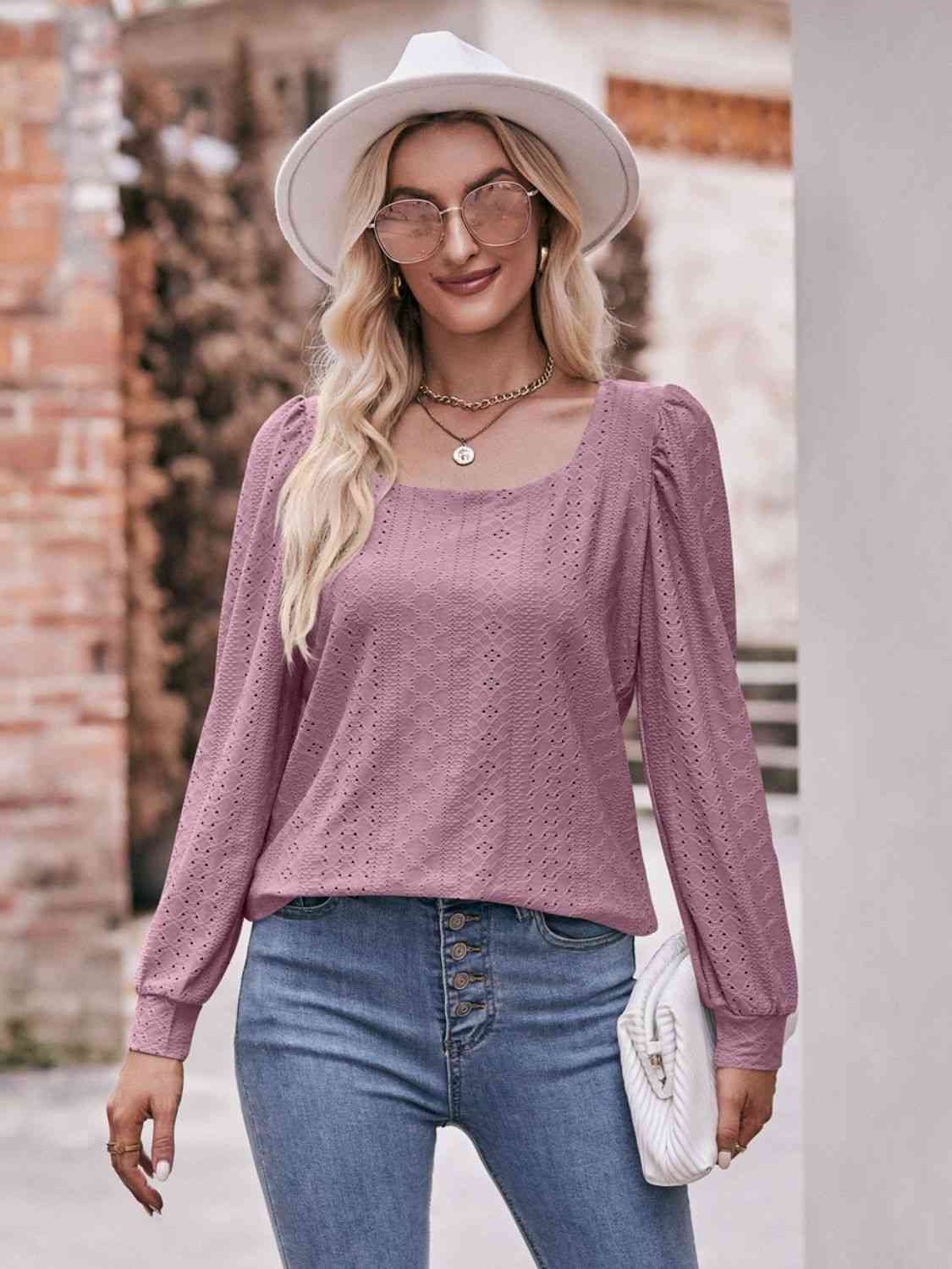 Blusa con mangas abullonadas y cuello cuadrado con ojales de Double Take