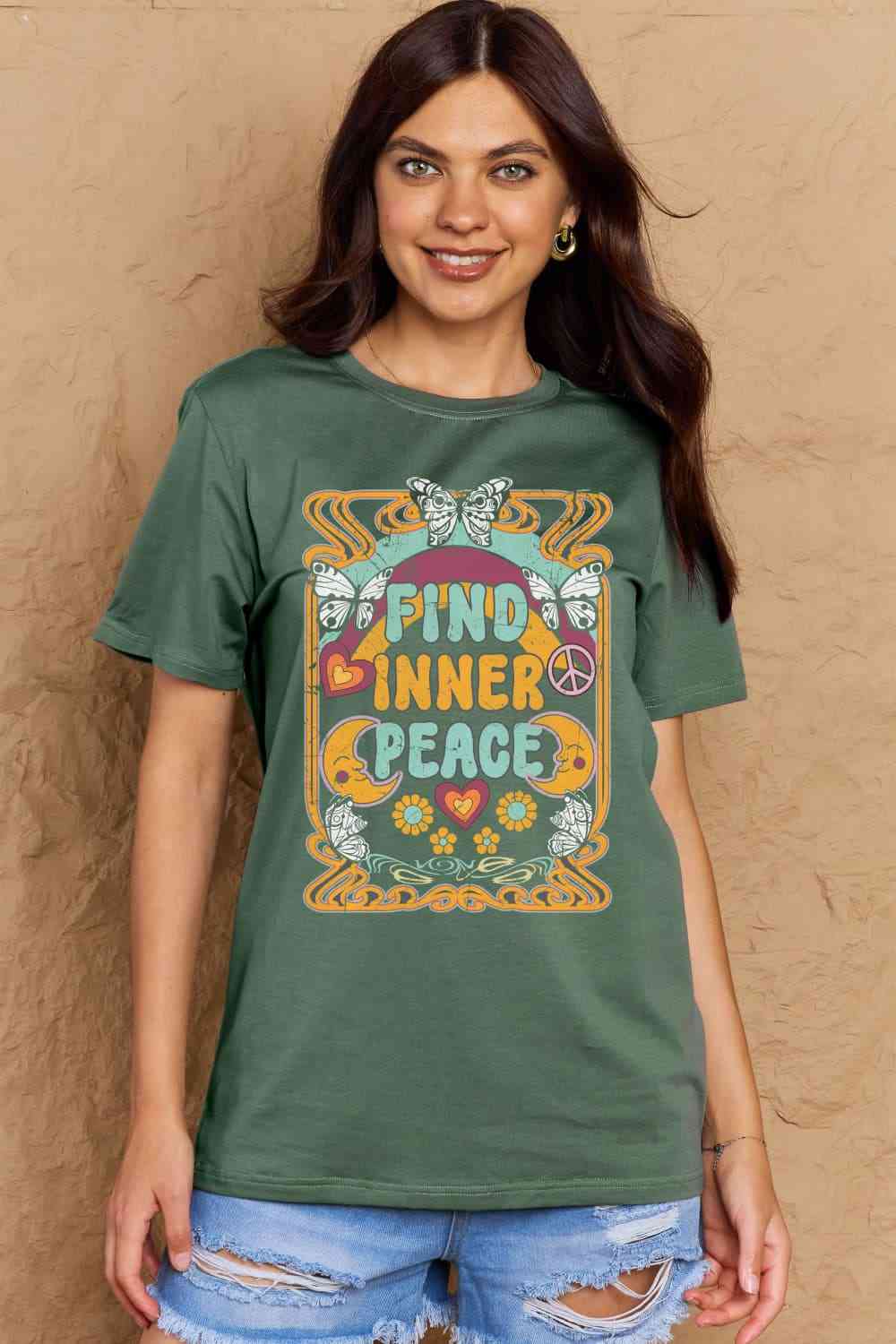 Simply Love T-shirt en coton graphique FIND INNER PEACE pleine taille