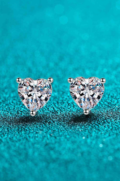 Boucles d'oreilles à tige en forme de cœur en moissanite 2 carats