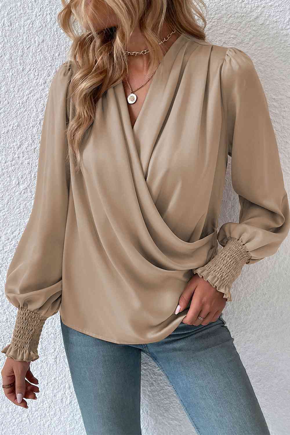 Blouse à manches lanternes et col surplis