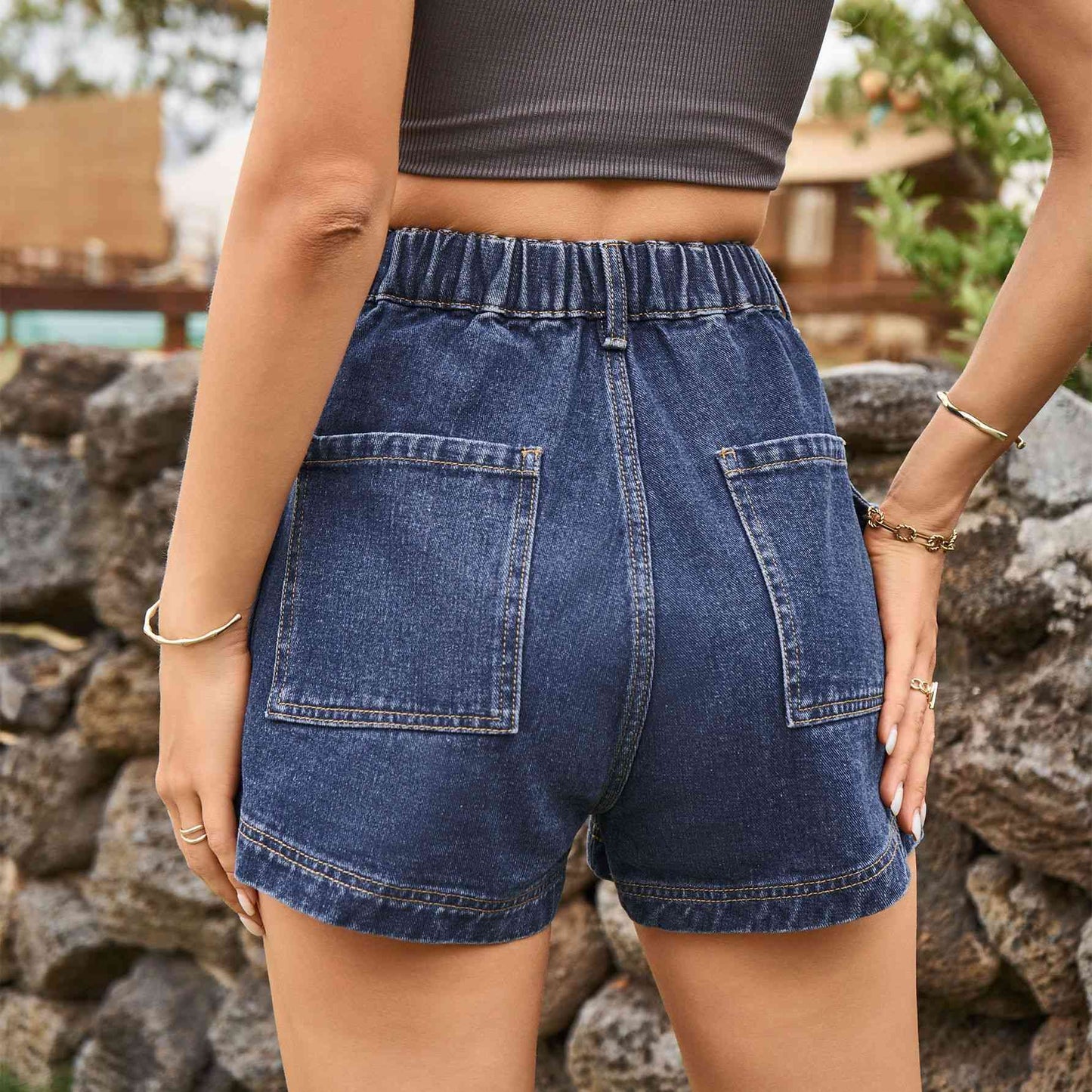 Shorts vaqueros de cintura alta con bolsillos