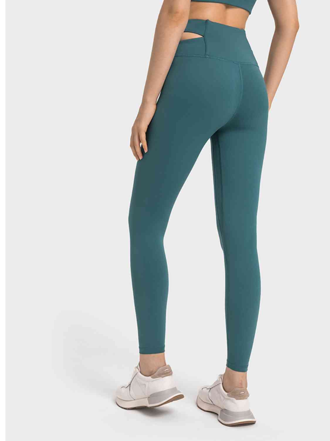 Leggings deportivos con aberturas cruzadas