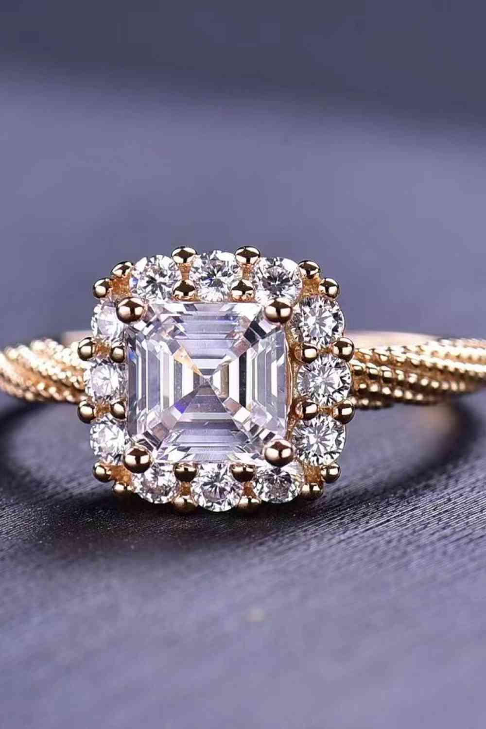 Bague torsadée moissanite 1 carat