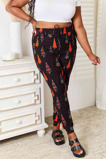 Leggings Depot Joggers con estampado de árboles navideños de tamaño completo