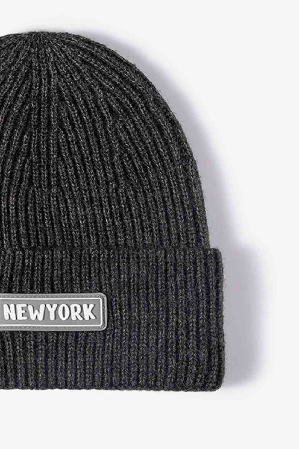 Bonnet à revers en tricot côtelé avec patch NEWYORK