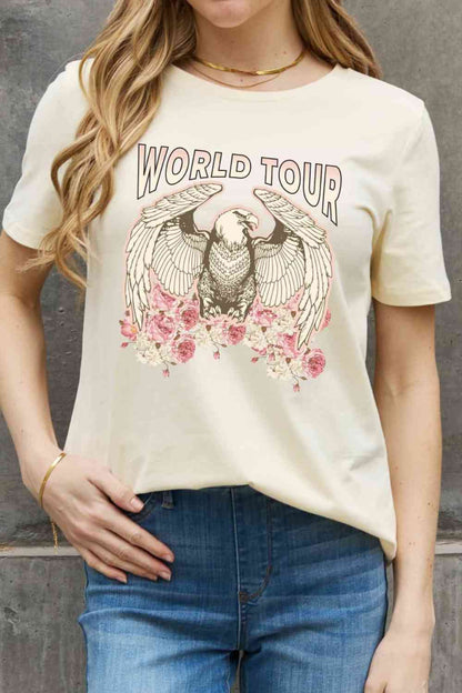 Camiseta de algodón con gráfico de águila WORLD TOUR de tamaño completo de Simply Love