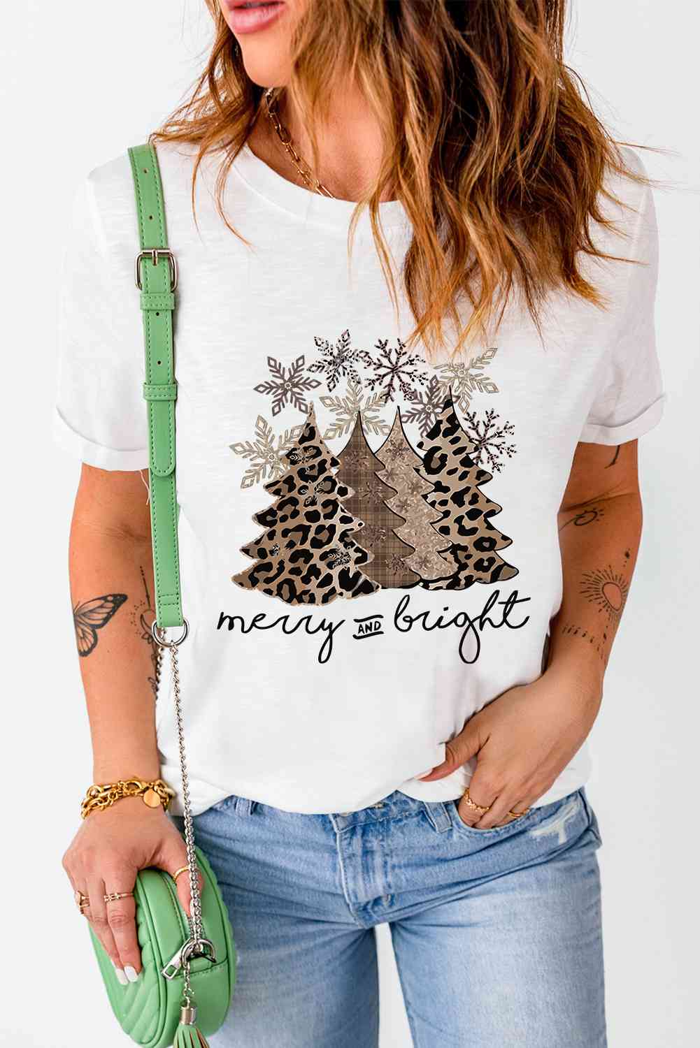 Camiseta de manga corta con gráfico de árbol de Navidad