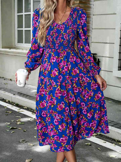 Vestido midi fruncido con estampado floral