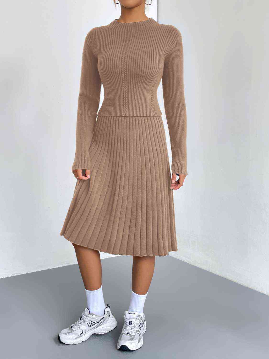 Conjunto de suéter y falda de punto de canalé