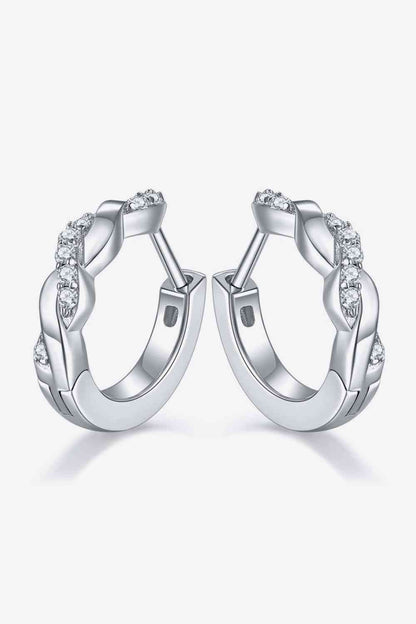 Boucles d'oreilles torsadées plaquées platine et moissanite