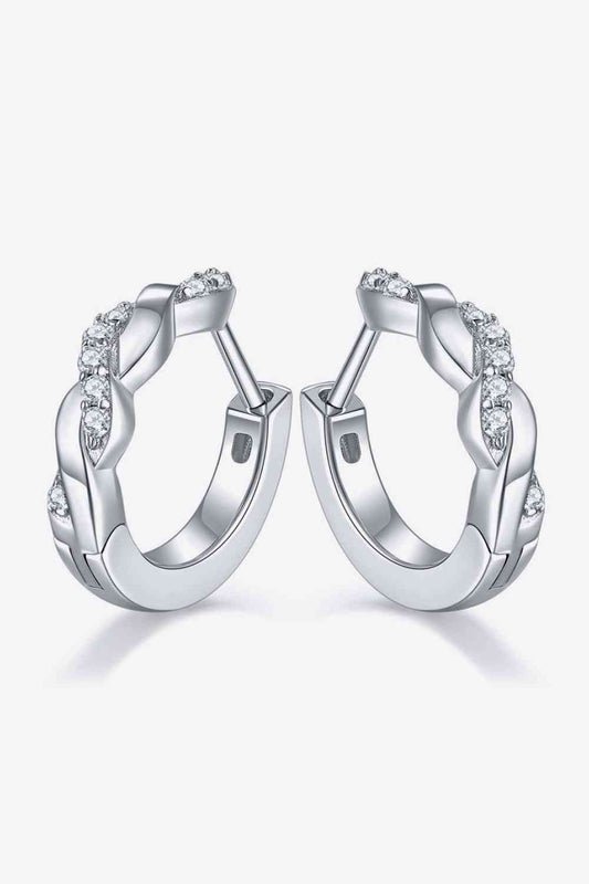 Boucles d'oreilles torsadées plaquées platine et moissanite