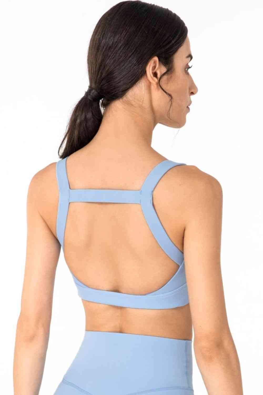 Soutien-gorge de sport à détails plissés et dos ouvert