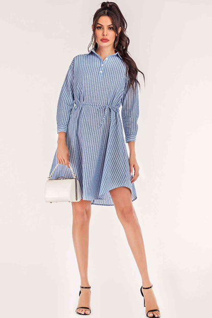 Robe chemise rayée à manches quart de bouton et à patte roulée, pleine taille