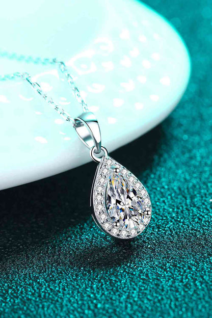 Collier pendentif en forme de larme Moissanite