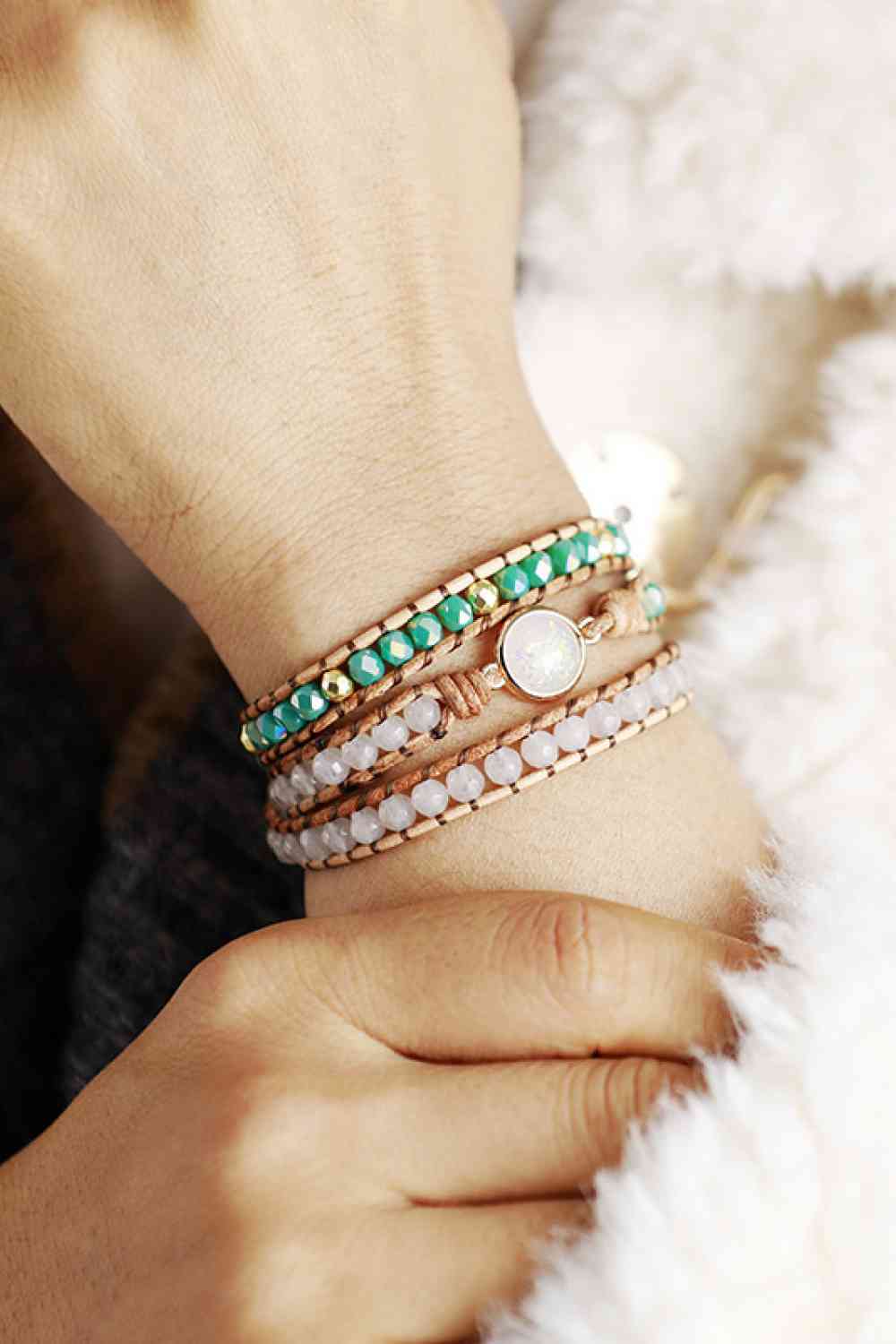 Bracelet de perles triple couche en cristal et opale