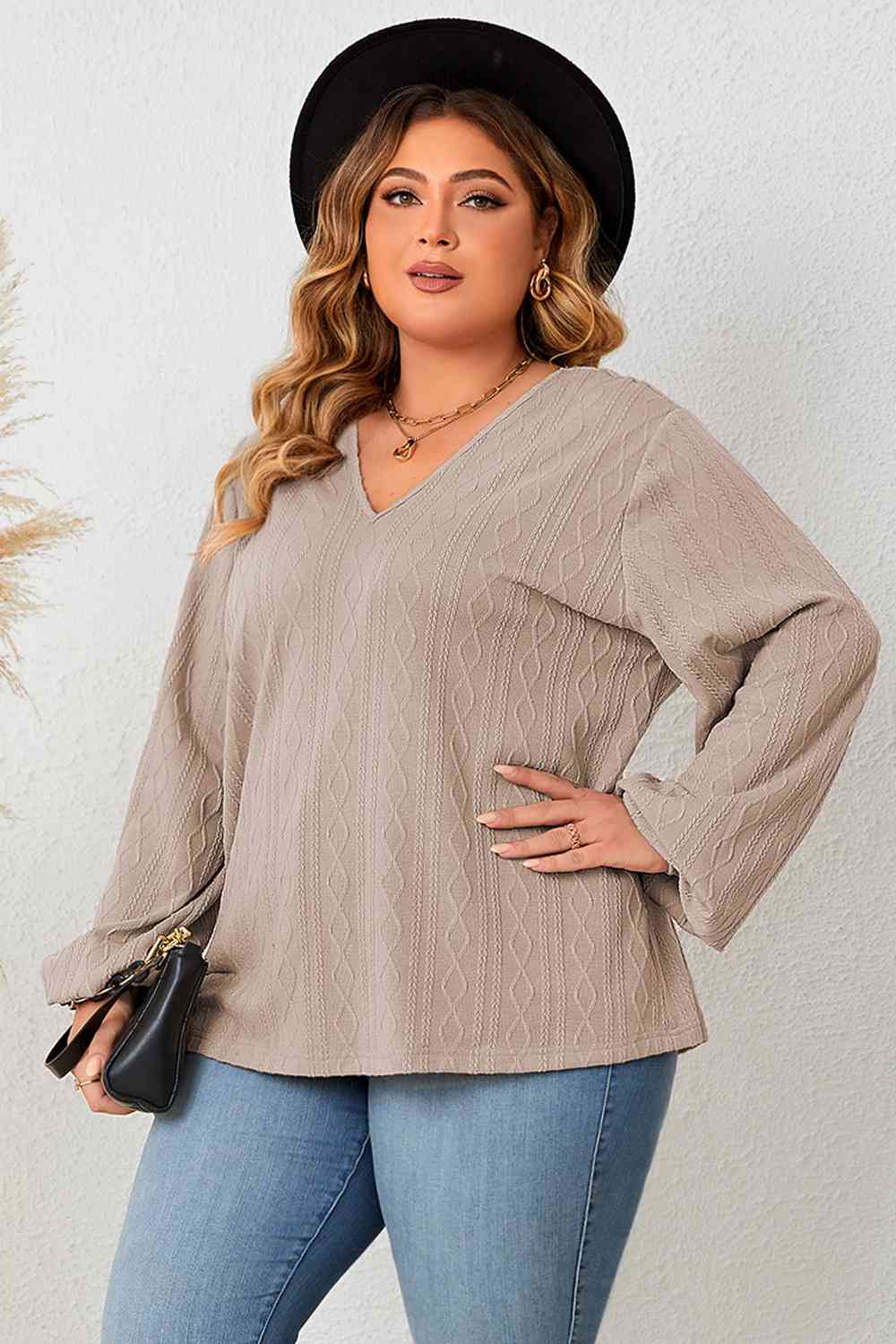 Blusa de manga larga con cuello en V y detalle de encaje de talla grande