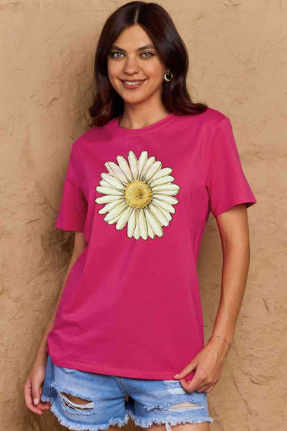 Camiseta de algodón con gráfico FLOWER de tamaño completo de Simply Love