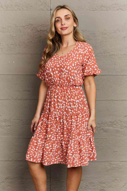 Hailey &amp; Co Vestido tejido con volantes y estampado Positive Thoughts