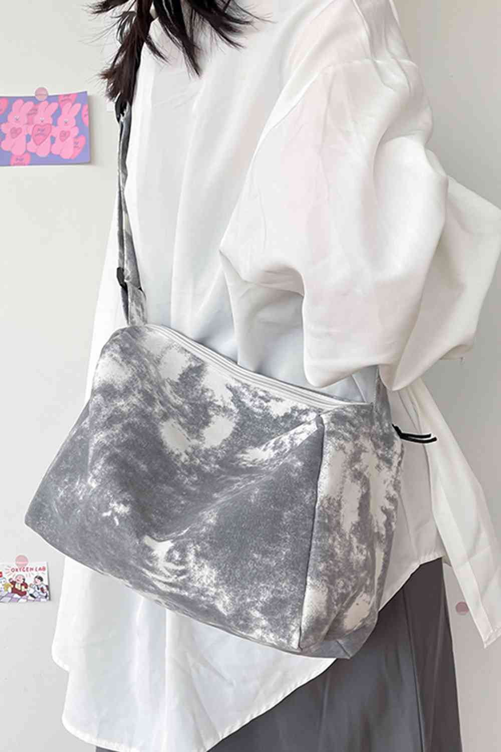 Bolso bandolera de lona con efecto tie-dye