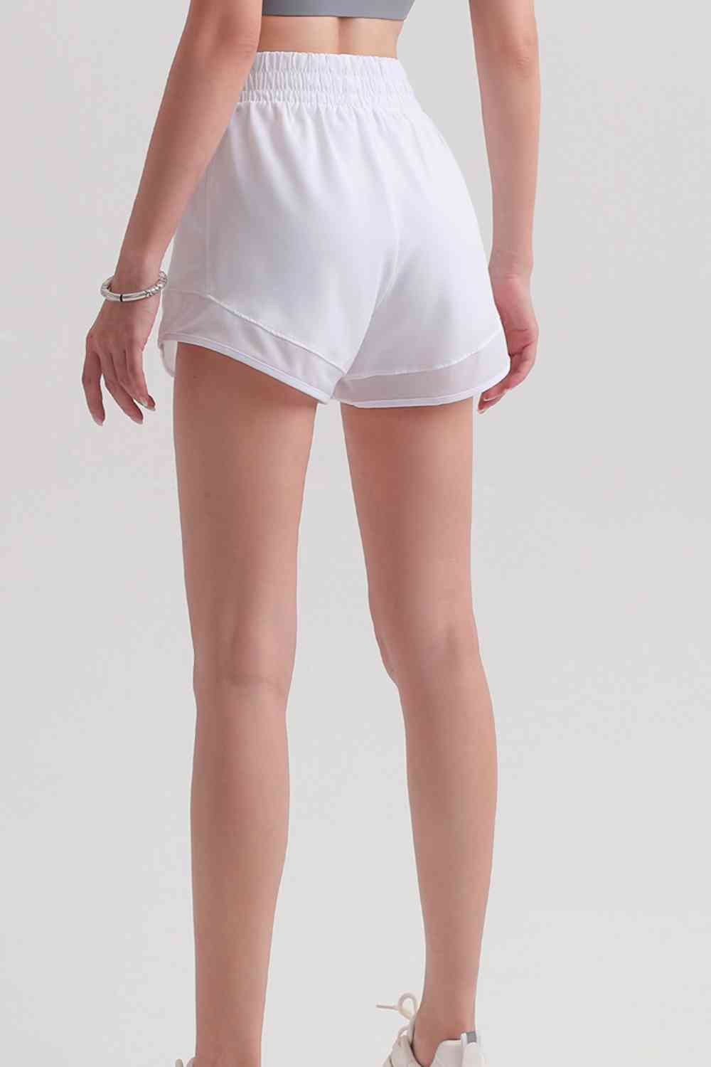 Shorts deportivos con cintura fruncida