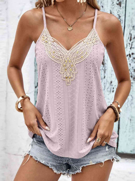 Top camisero con ojales en contraste