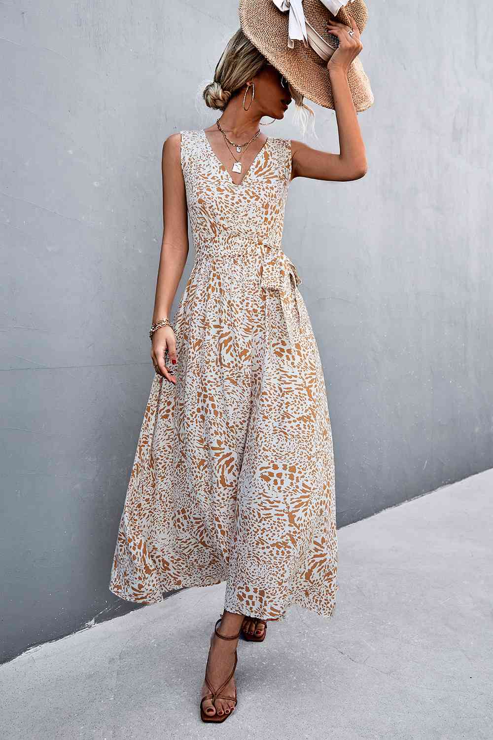 Robe longue imprimée à col en V et taille nouée